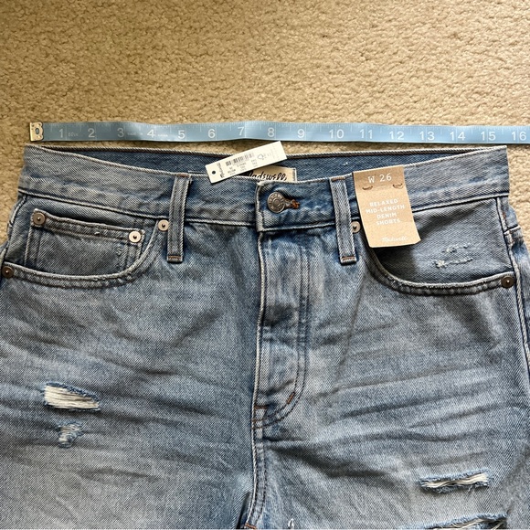 Madewell Relaxed Mid-Length Denim Shorts in Selton Wash: Ripped Edition - Picture 7 of 9